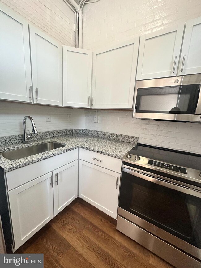 205 S Columbus St, Alexandria, VA 22314 - photo 7