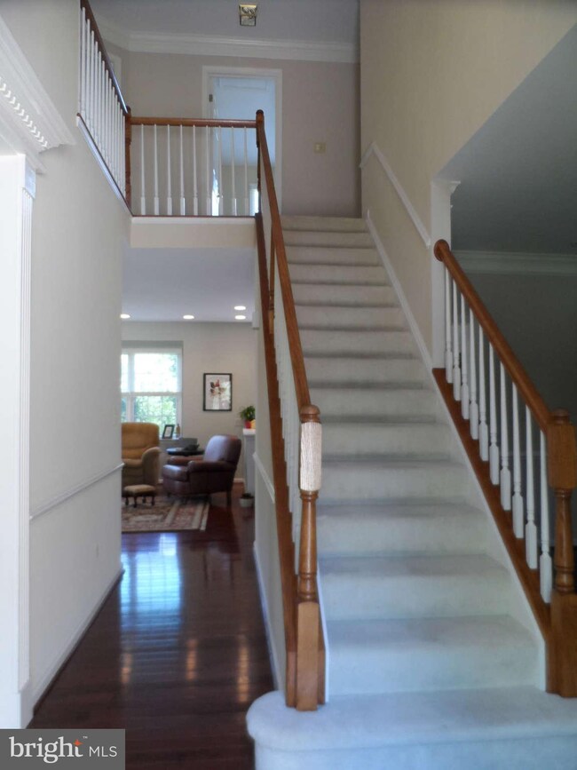 3700 Millpond Ct, Fairfax, VA 22033 - photo 4