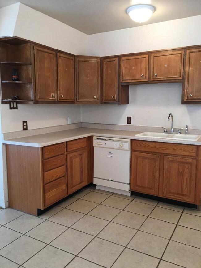 7853 West Dr unit A, El Paso, TX 79915 - photo 5