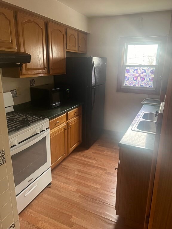 136 Horton St unit 1, Fall River, MA 02723 - photo 4