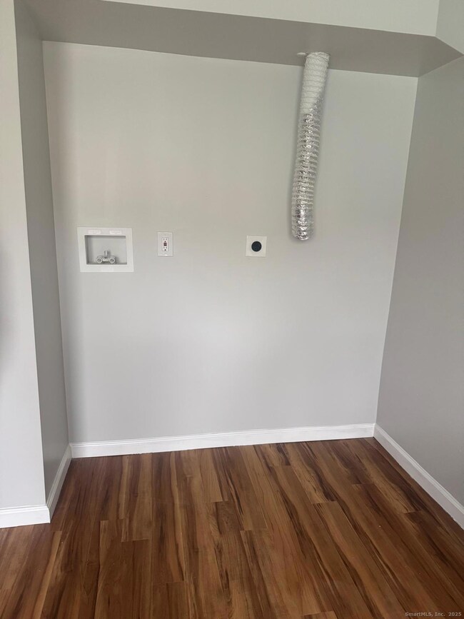 60 Arnold St unit 2nd Floor, Hartford, CT 06106 - photo 5