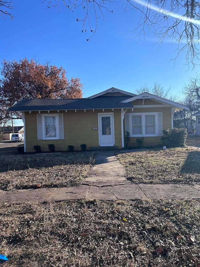 1643 Pearl Ave unit front house only, Wichita Falls, TX 76301 - photo 2