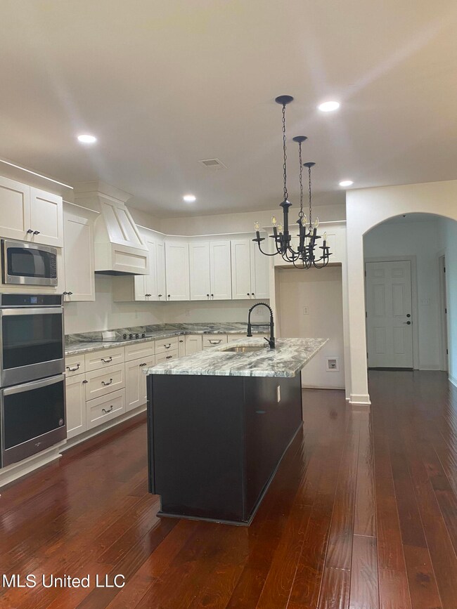 81D50ABA-8CE2-4E8C-9461-8D306F9B6575