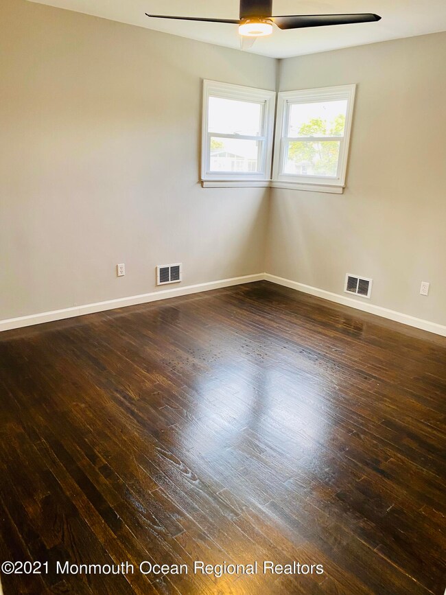 8 Manymind Ave, Atlantic Highlands, NJ 07716 - photo 7