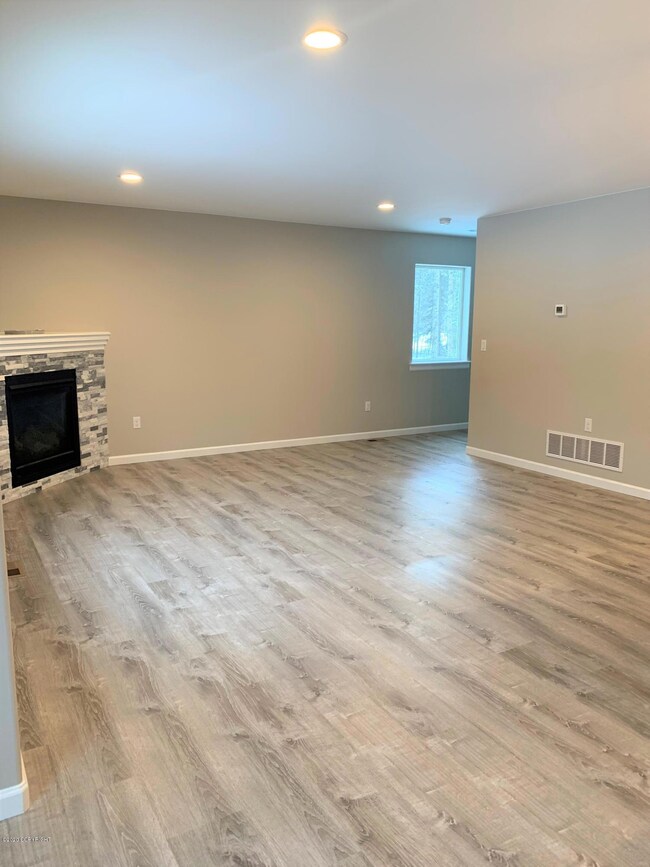 3689 W Autumn Crest Cir unit 3, Wasilla, AK 99623 - photo 3