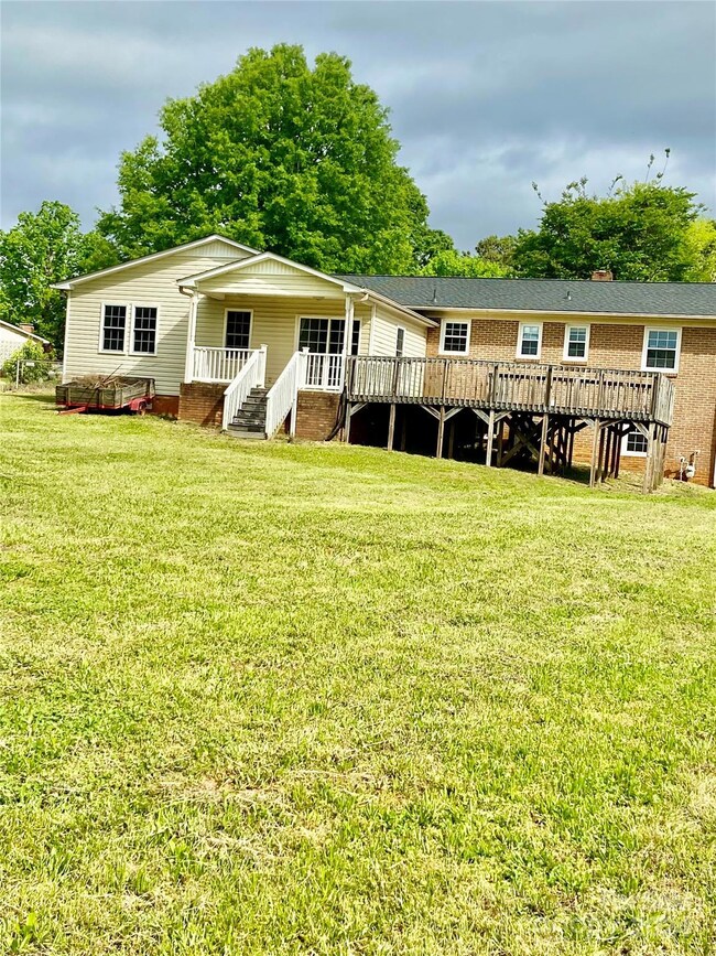 104 Dyer Dr, Shelby, NC 28152 - photo 2