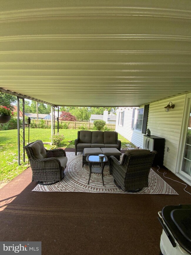 12211 Maycheck Ln, Bowie, MD 20715 - photo 4