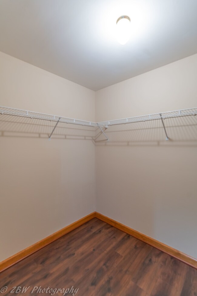 23922 Pheasant Run Ct, Naperville, IL 60564 - photo 7