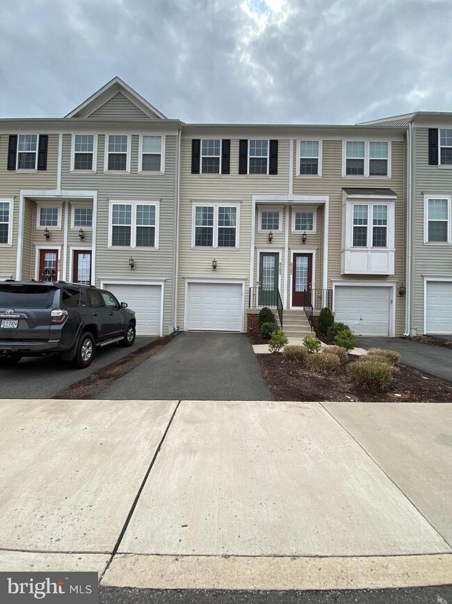 8383 Scotland Loop, Manassas, VA 20109 - photo 6