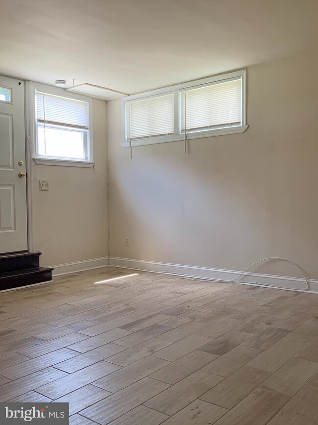 4227 Newport Ave unit B, Baltimore, MD 21211 - photo 2