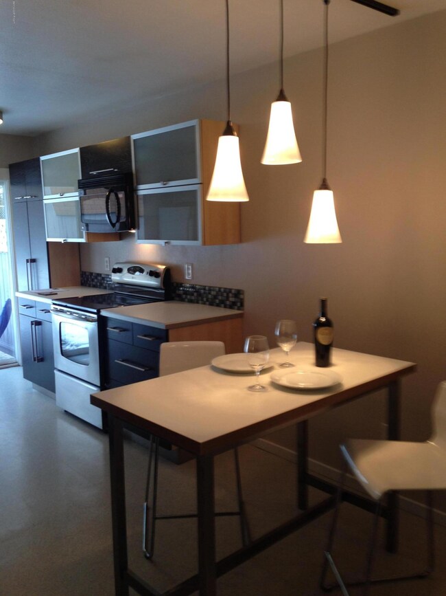 Dining area Side A