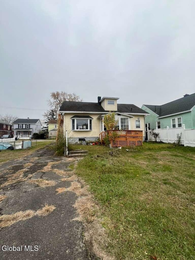 8 Chester St, Schenectady, NY 12304 - photo 2