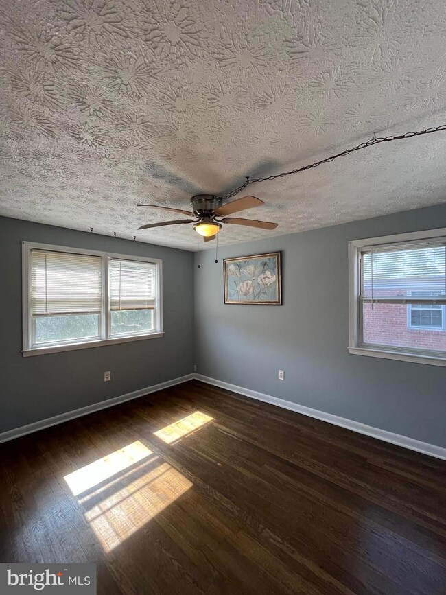 2234 Graythorn Rd, Middle River, MD 21220 - photo 6