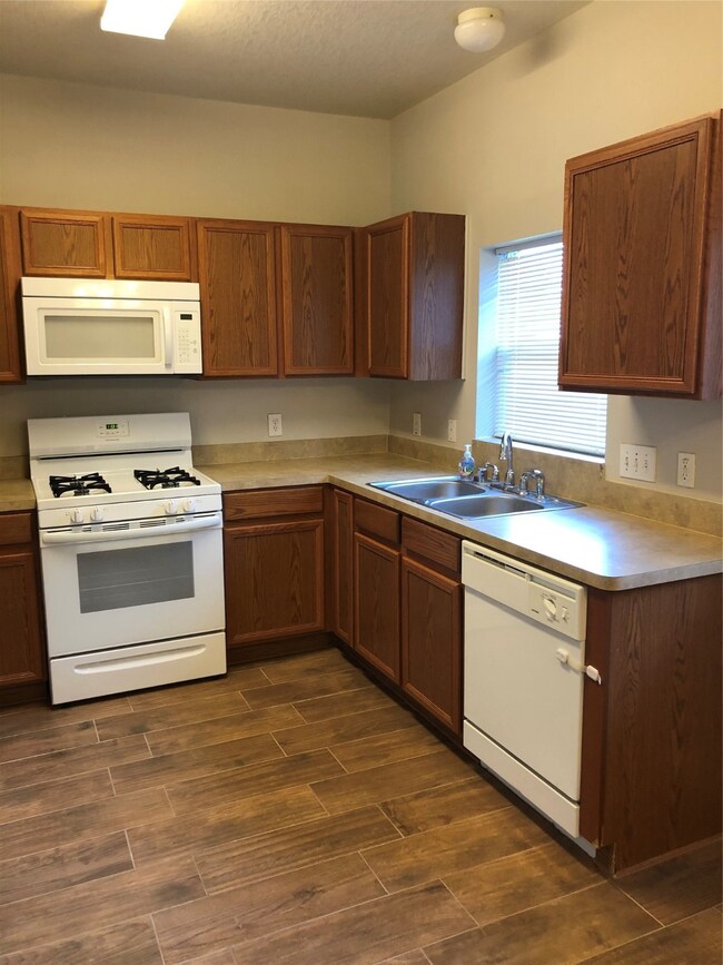 2011 Rustling Trees Way, Spring, TX 77373 - photo 4