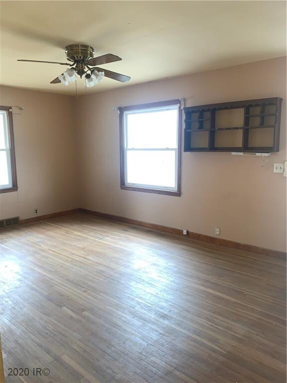205 N Dewey St, Osceola, IA 50213 - photo 2