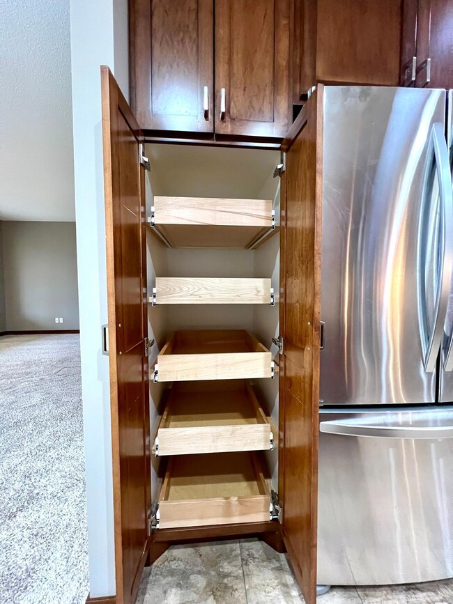 922 Briarwood Dr, Red Wing, MN 55066 - photo 7