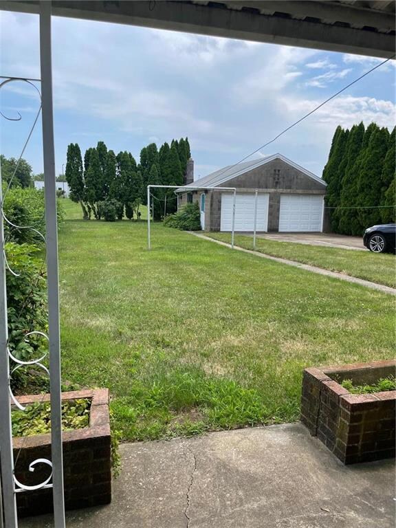 2834 Eberhart Rd, Whitehall, PA 18052 - photo 2