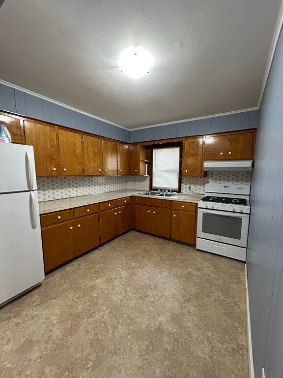714 Bedford St unit 2N, Fall River, MA 02720 - photo 4