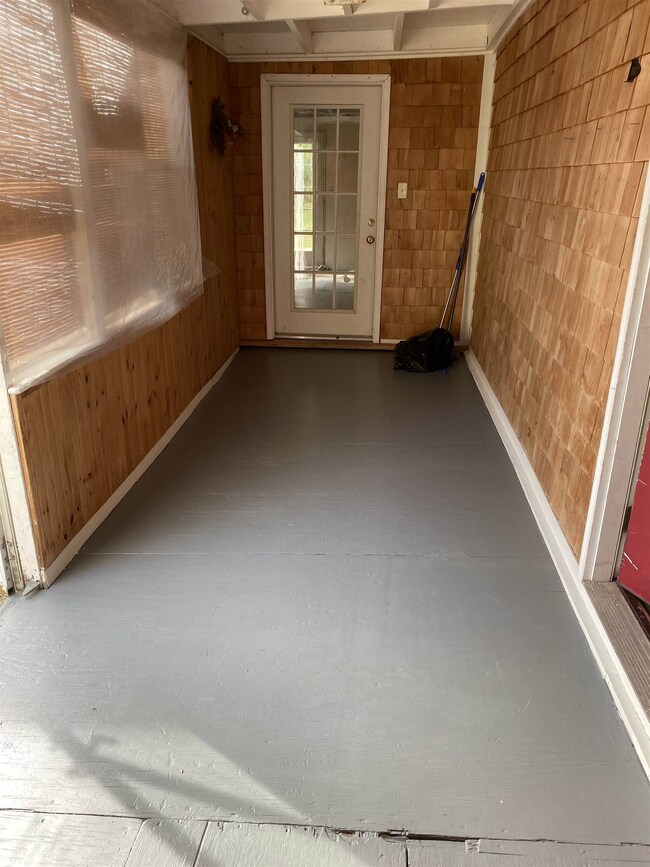 15 Crescent St, Pittsfield, NH 03263 - photo 5