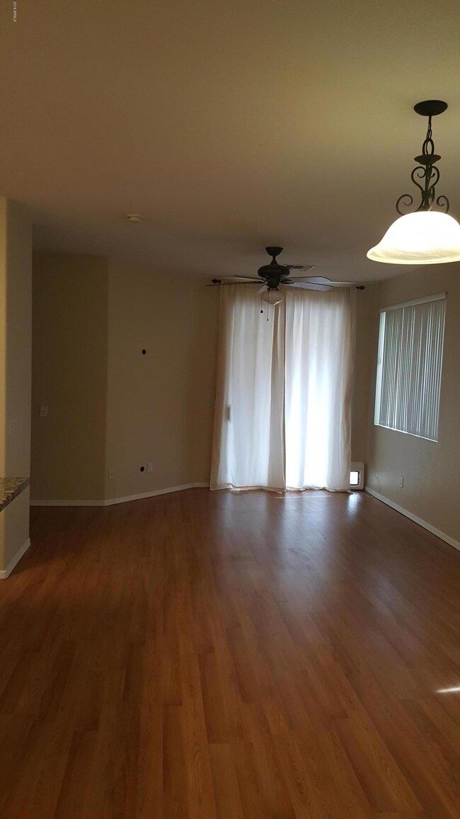 tacoma_livingroom
