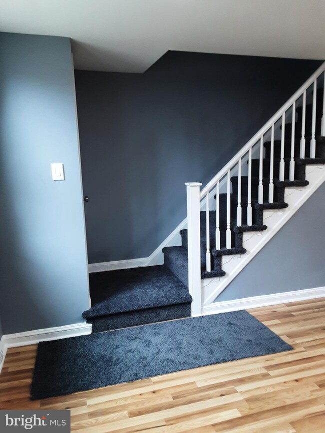 72 Mermont Cir, Darby, PA 19023 - photo 3