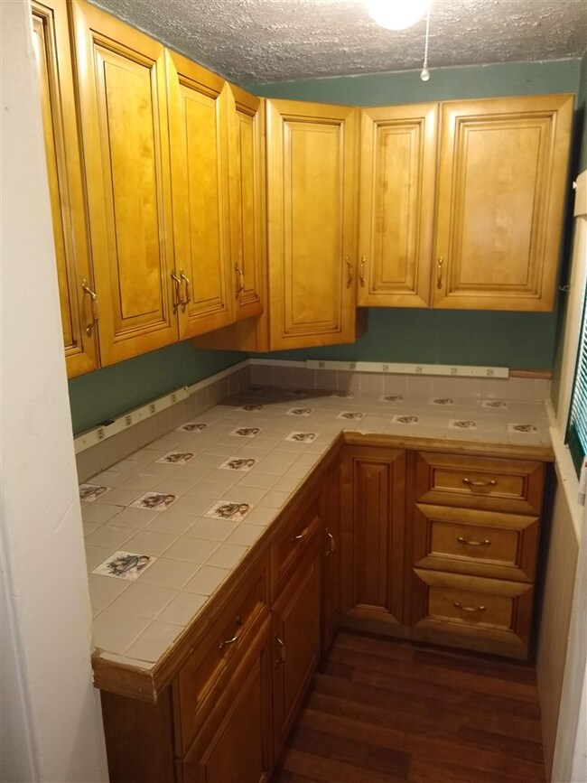 17 Pierce St, Nashua, NH 03060 - photo 3