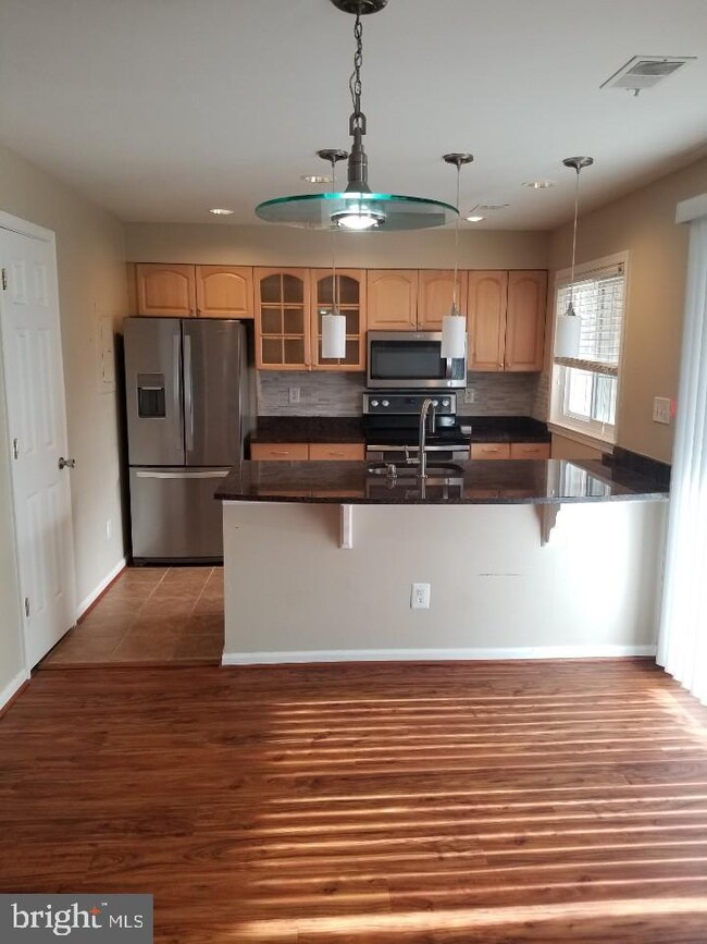 12891 Grays Pointe Rd unit A, Fairfax, VA 22033 - photo 3