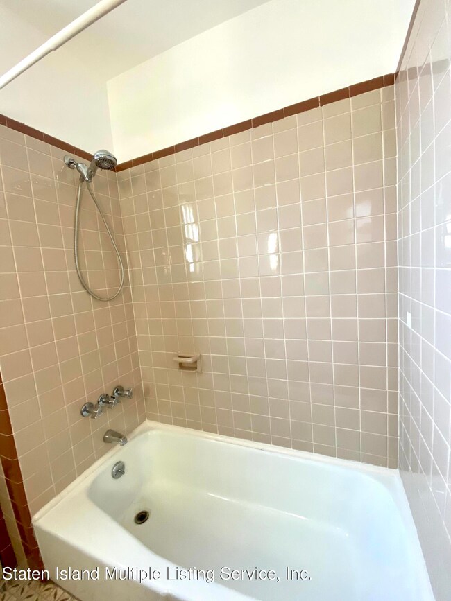 845 Targee St unit 2, Staten Island, NY 10304 - photo 5