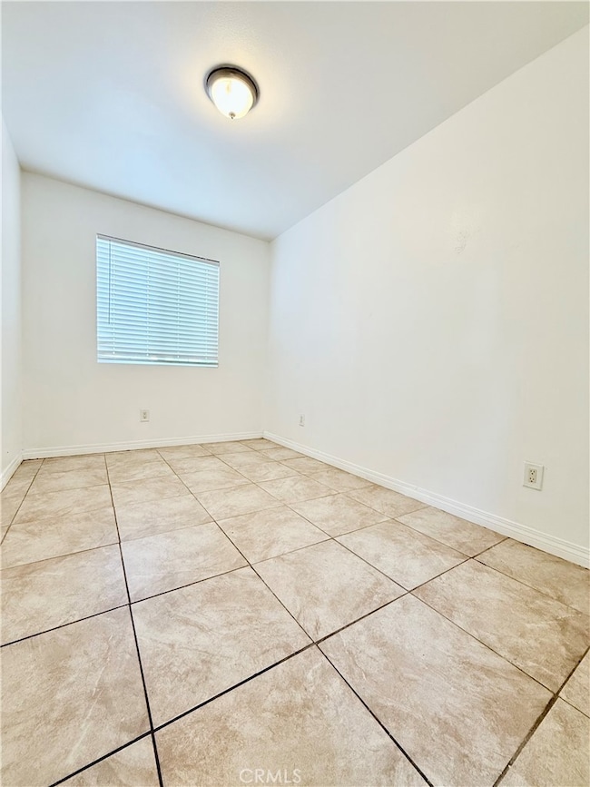 17232 Ceres Ave, Fontana, CA 92335 - photo 6