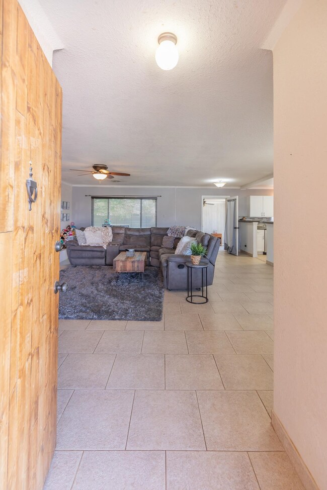 2310 18th St, Alamogordo, NM 88310 - photo 6