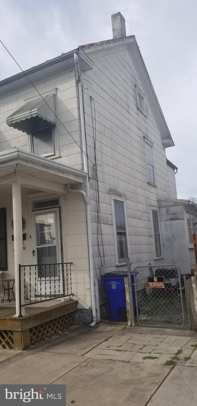 245 S Mulberry St, Hagerstown, MD 21740 - photo 2