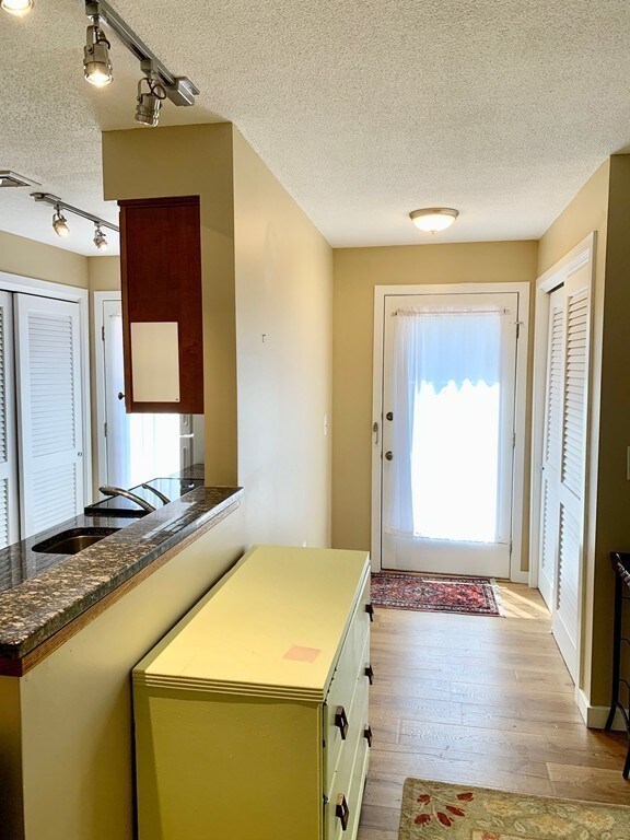 67 Amity Place, Amherst, MA 01002 - photo 6