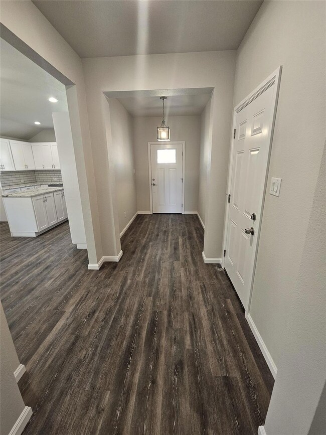 113 Anderson Dr, Hurst, TX 76053 - photo 4