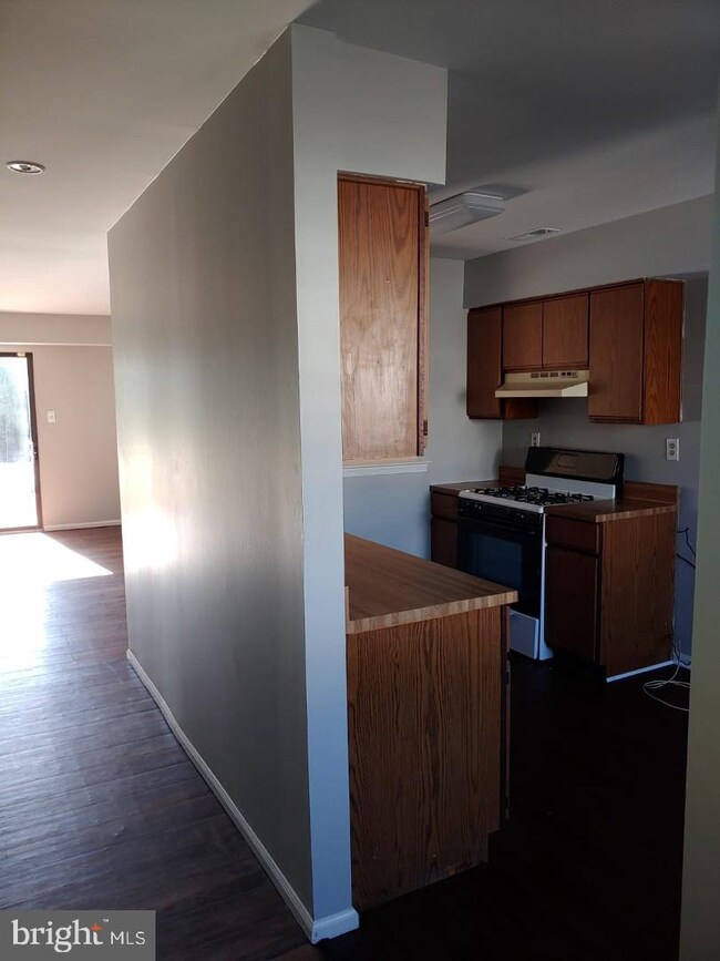 145 Covered Bridge Ct unit 145, Sewell, NJ 08080 - photo 3