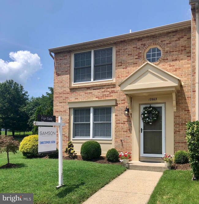 13963 Baton Rouge Ct, Centreville, VA 20121 - photo 2