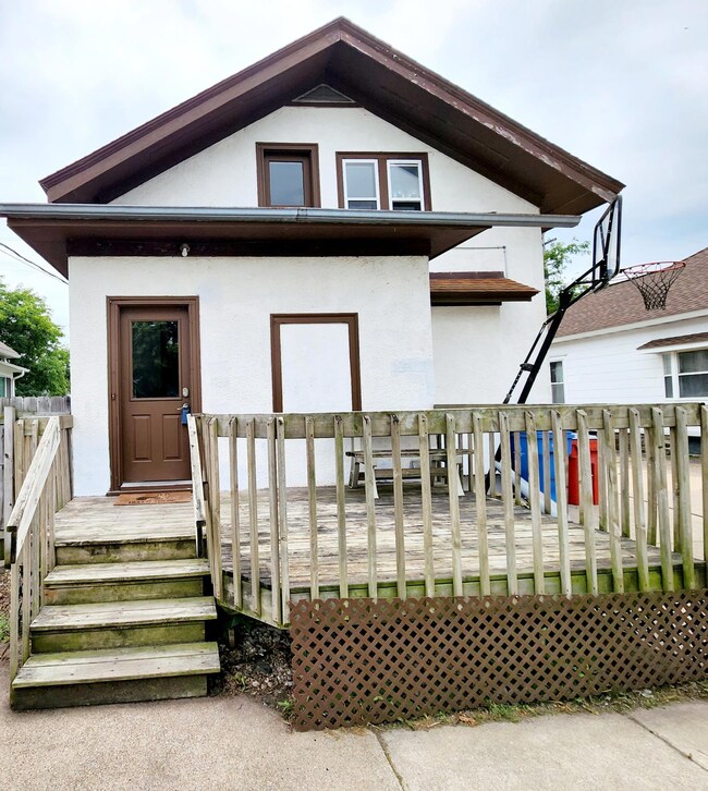 1210 W 5th St, Winona, MN 55987 - photo 2