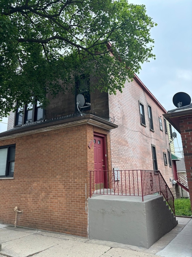 10401 S Ewing Ave unit 2R, Chicago, IL 60617 - photo 3