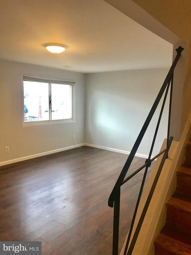 6901 Forest Terrace, Hyattsville, MD 20785 - photo 3