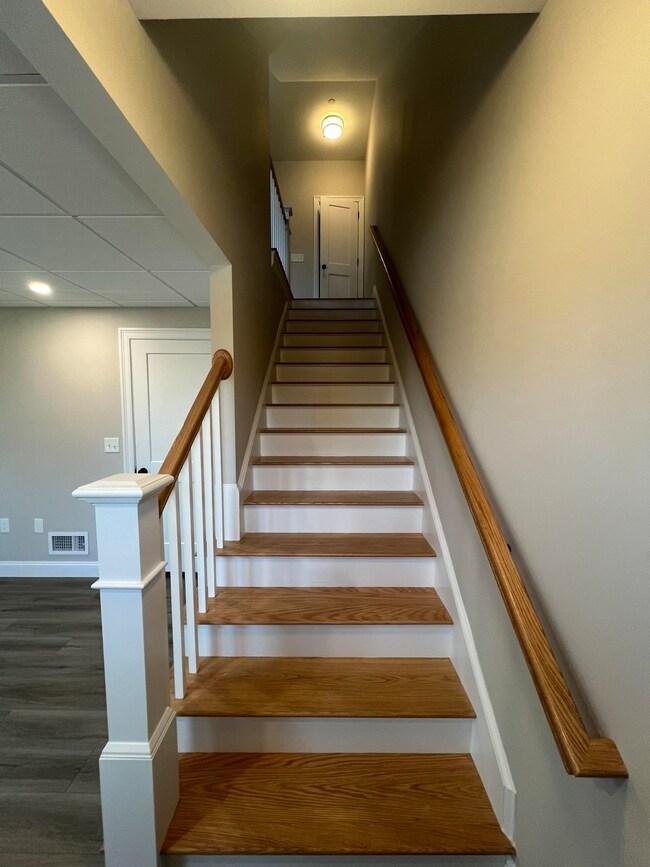 9 Juniper Ln, Portsmouth, NH 03801 - photo 3