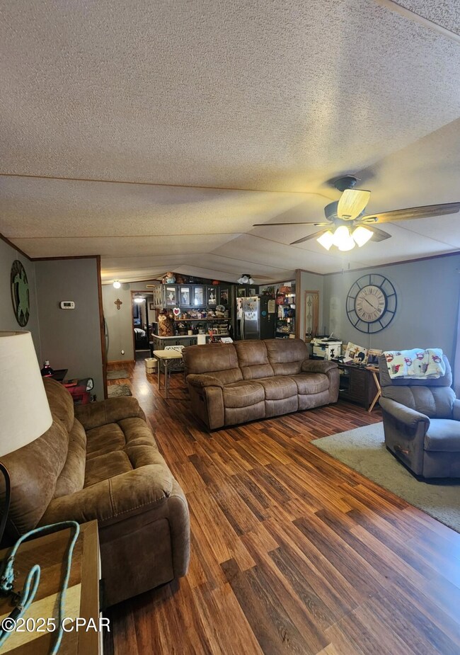 425 Coralvine Dr, Chipley, FL 32428 - photo 2