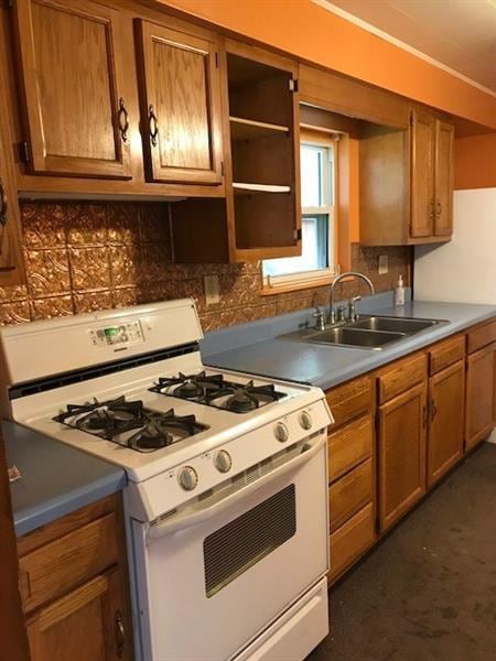 ANOTHER VIEW OF KITCHEN