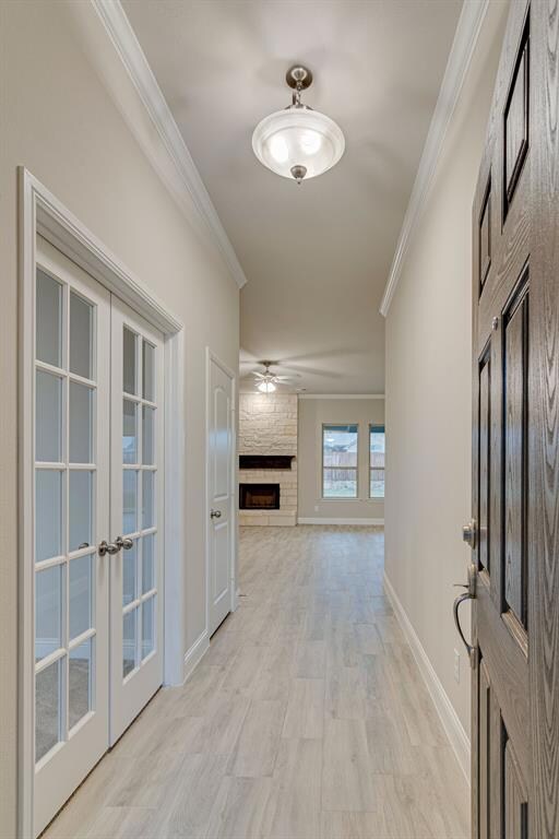 136 Colonial Dr, Joshua, TX 76058 - photo 6