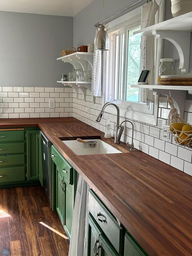 94 27th Ave N, Fargo, ND 58102 - photo 3