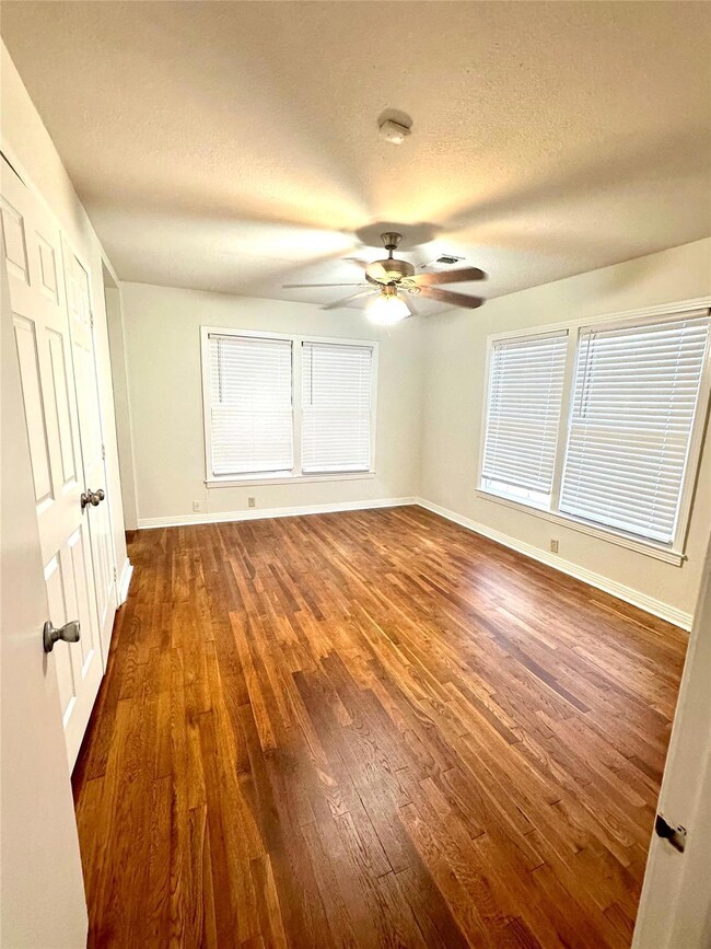 1404 Hillcrest Blvd, Gainesville, TX 76240 - photo 7