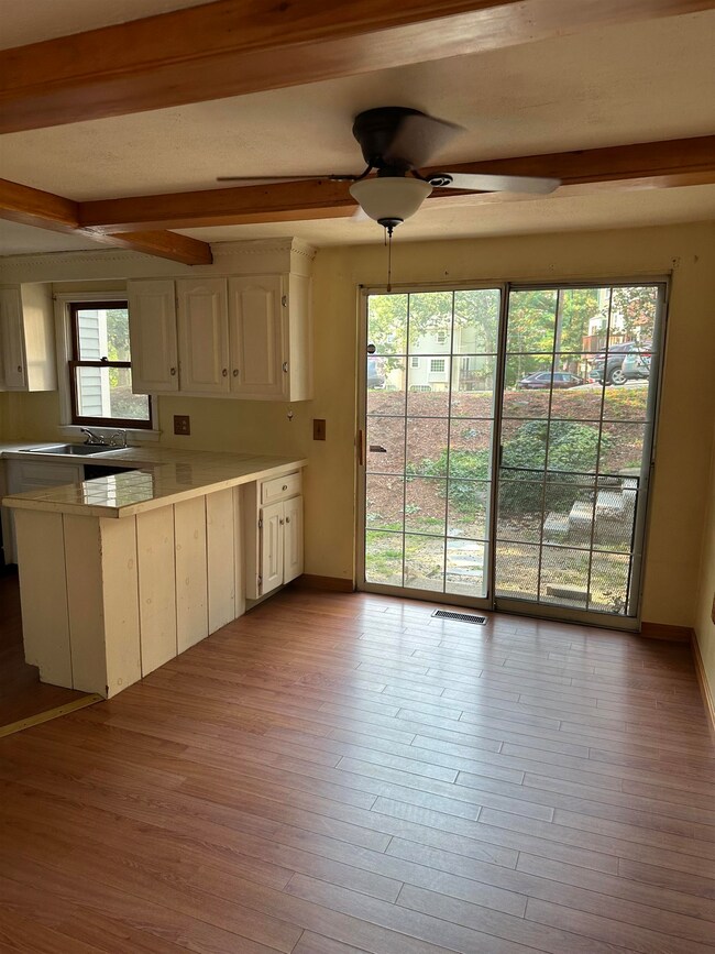 40 Cannongate III unit 3, Nashua, NH 03063 - photo 4