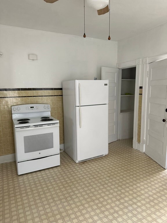 43 Lathrop St unit 2, West Springfield, MA 01089 - photo 4