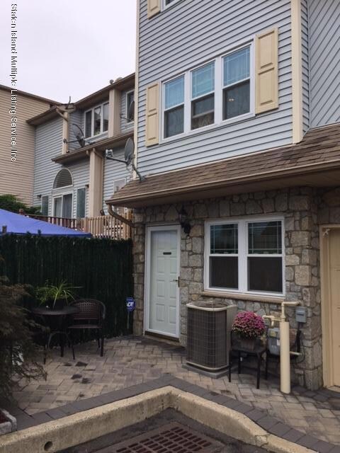 22 Candon Ct, Staten Island, NY 10309 - photo 2