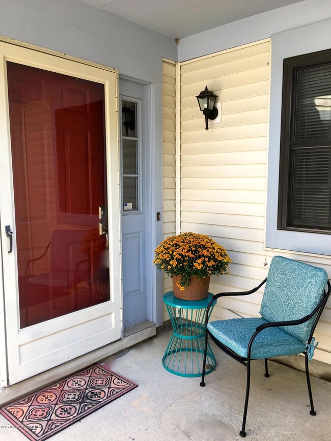 RED DOOR MEANS GOOD FORTUNE!
