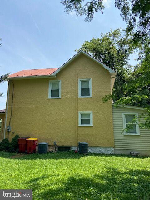 208 E 2nd Ave, Charles Town, WV 25414 - photo 3