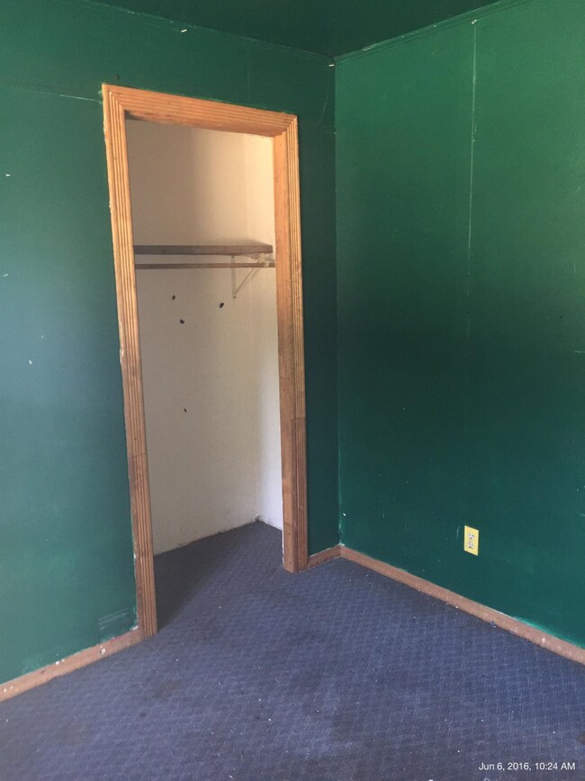 154 W Mcclung Rd, La Porte, IN 46350 - photo 4